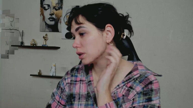 GlamNova's Streamate show and profile