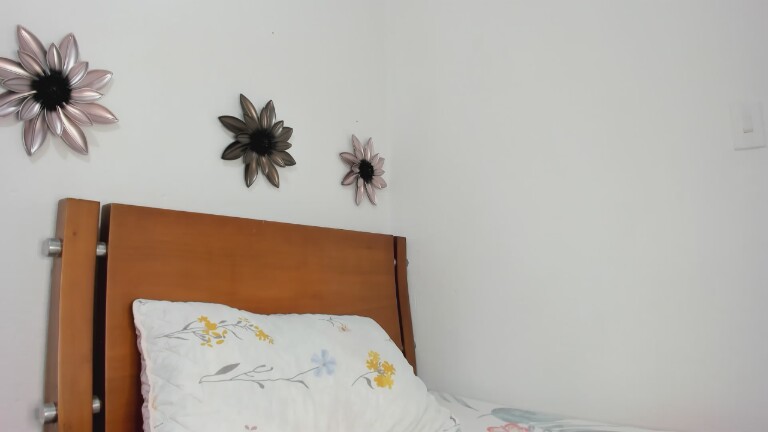 IsabellaCrissty's Streamate show and profile