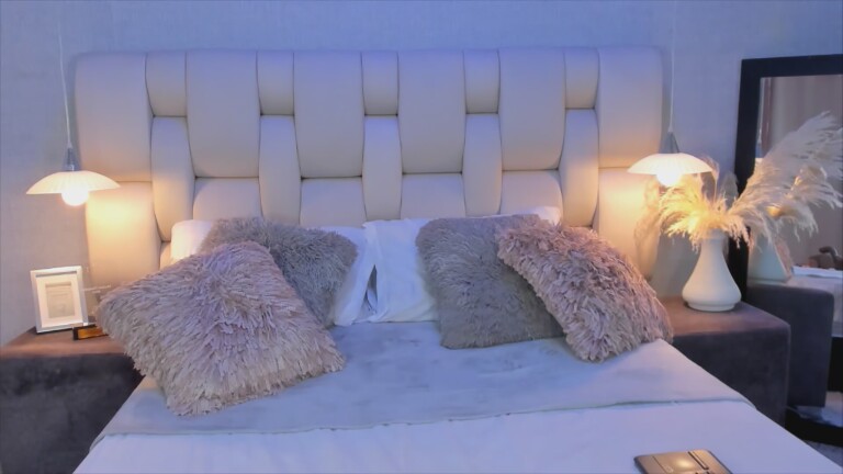 EmmaPrinncess's Streamate show and profile