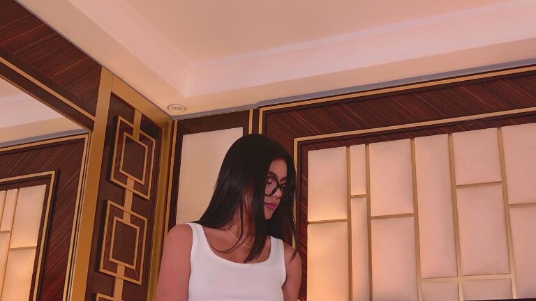 AnnieMilan's Streamate show and profile