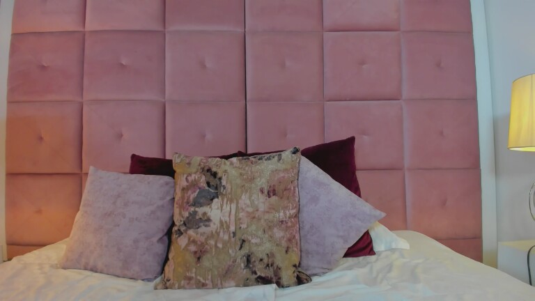 hollyBrisstol90's Streamate show and profile