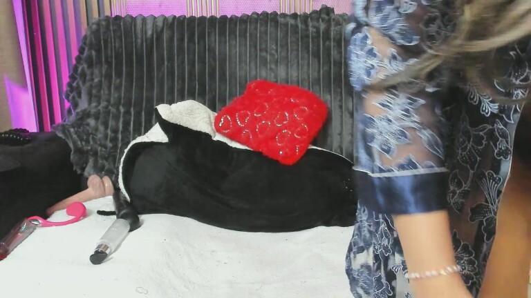 AdeleMour's Streamate show and profile