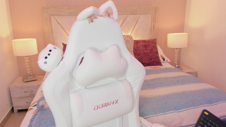 SophiaColinns's Streamate show and profile