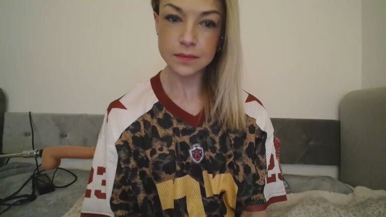 British_EmJess's Streamate show and profile