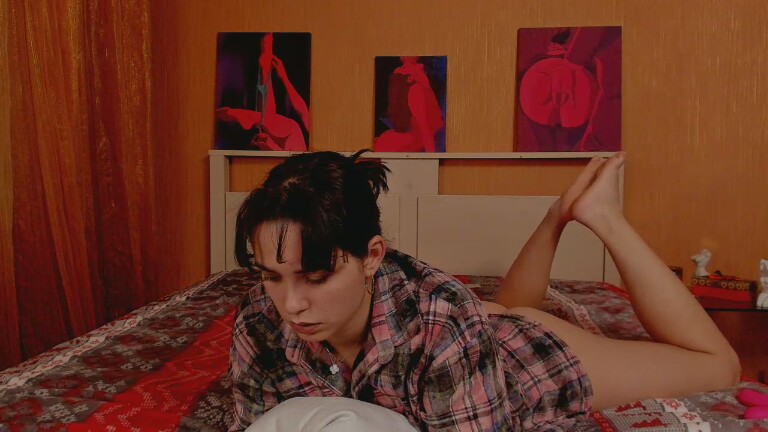 GlamNova's Streamate show and profile