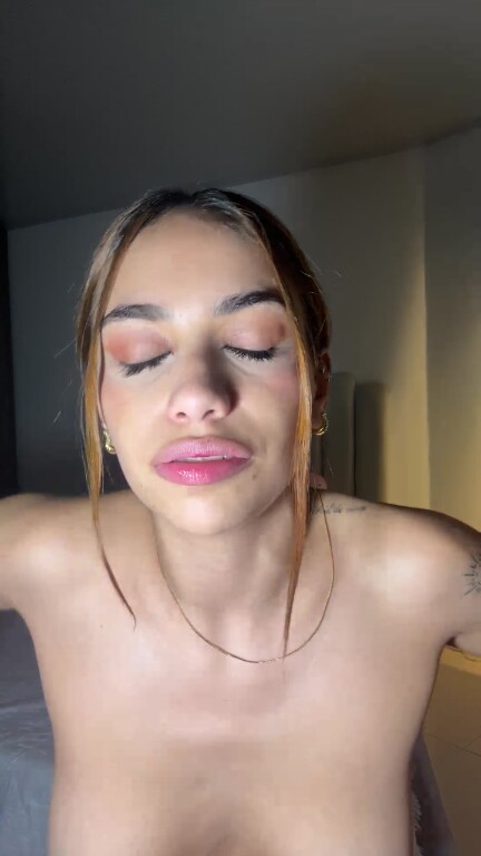 AnnieAdaams's Streamate show and profile