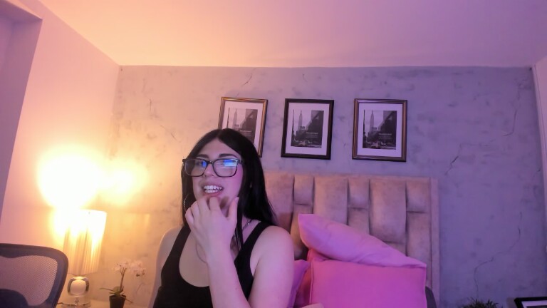 IsabellaaRossi's Streamate show and profile