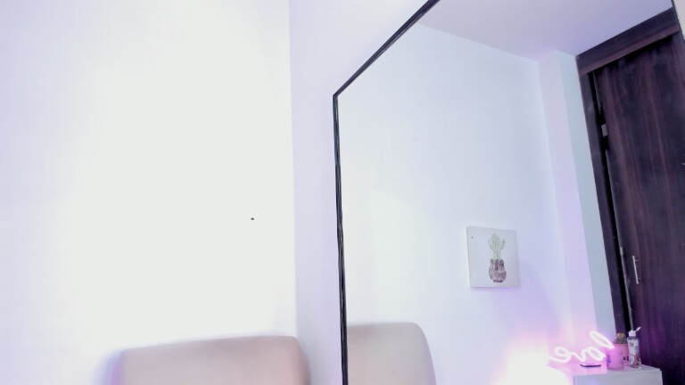 annapettite's Streamate show and profile