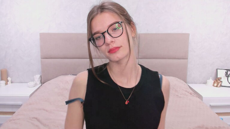 MYasmina's Streamate show and profile