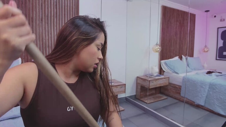 MaraMoore's Streamate show and profile