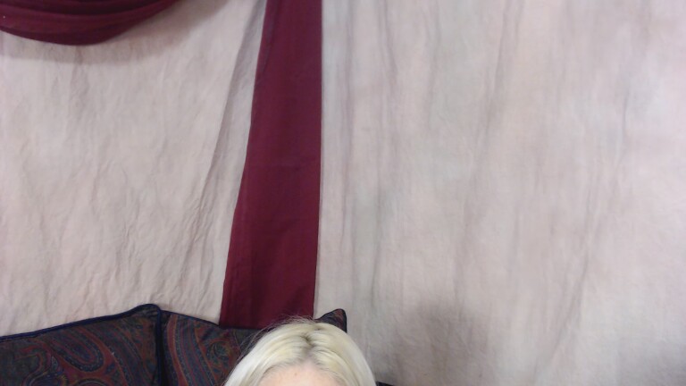 MidwestMILF's Streamate show and profile