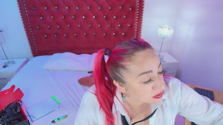 HanaahAndrews's Streamate show and profile