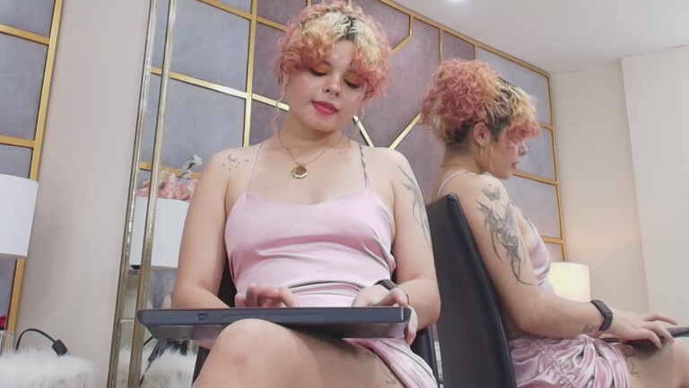 AlondraHill's Streamate show and profile