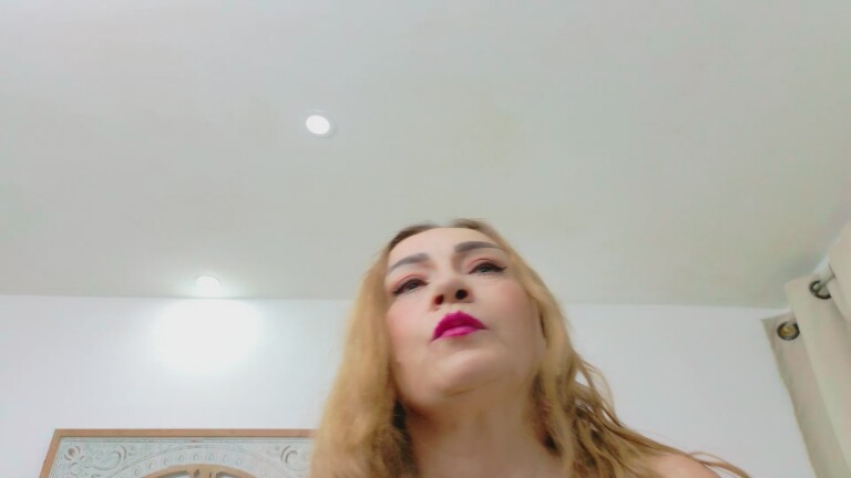 KristalCyrus's Streamate show and profile