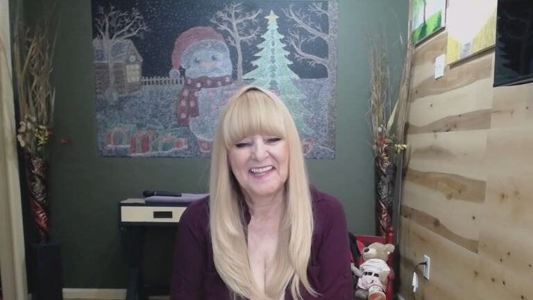 Adrianna_4u's Streamate show and profile