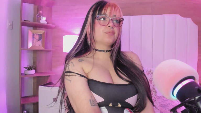 MaddieWaves's Streamate show and profile