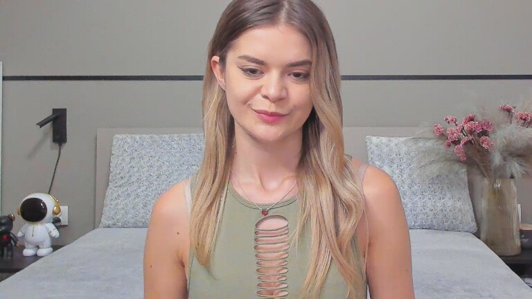 LunaKrismas's Streamate show and profile