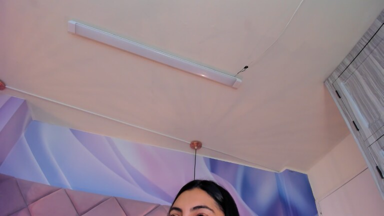 ViolletaRosse's Streamate show and profile