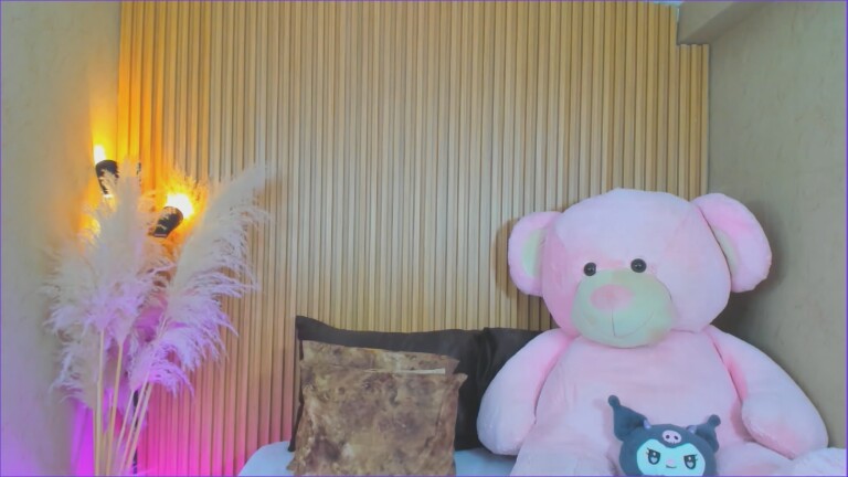 HemmaThompsonn's Streamate show and profile