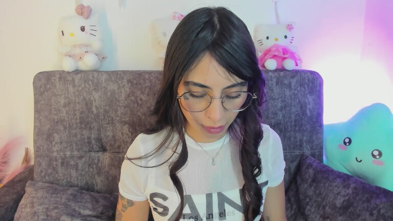 Macarena99's Streamate show and profile