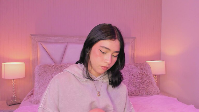 SophiaColinns's Streamate show and profile