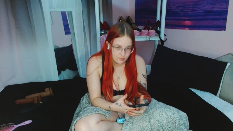 FoxyLilly's Streamate show and profile
