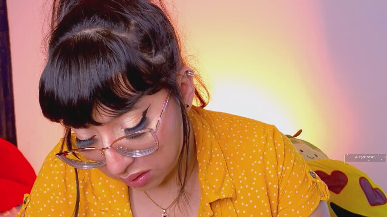 piaf_cute's Streamate show and profile