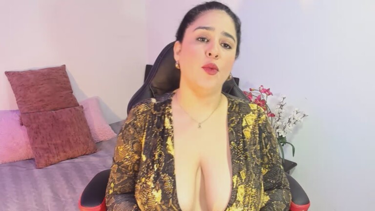 LauraCastaneda's Streamate show and profile