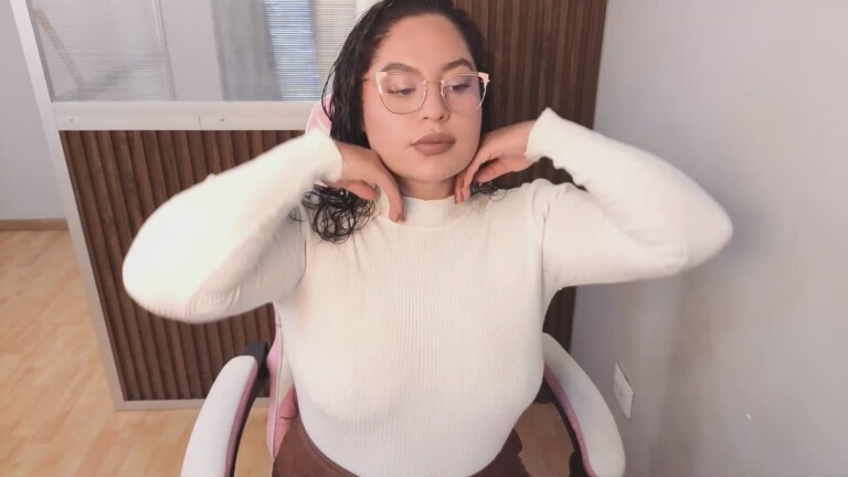 SharaThomas's Streamate show and profile