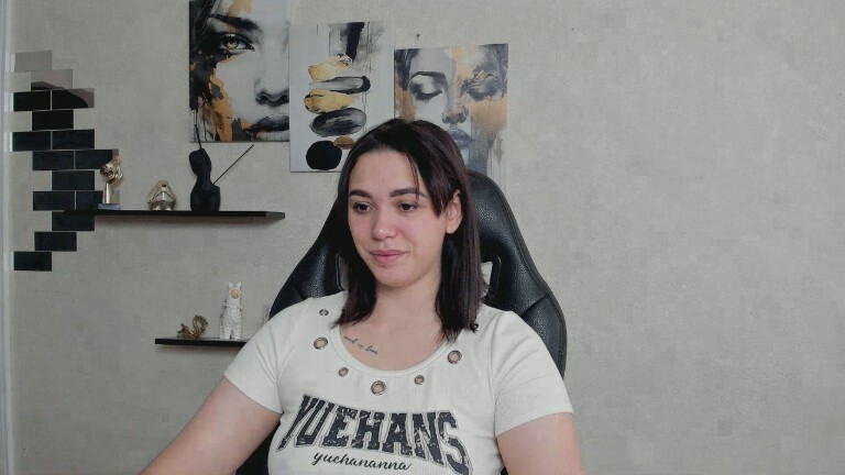 GlamNova's Streamate show and profile