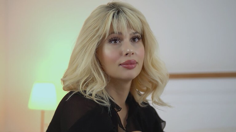 AdelineKing's Streamate show and profile