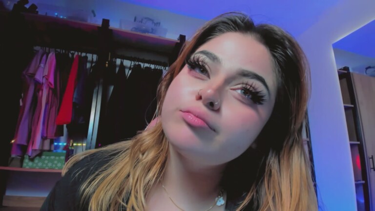 KhloePayton's Streamate show and profile