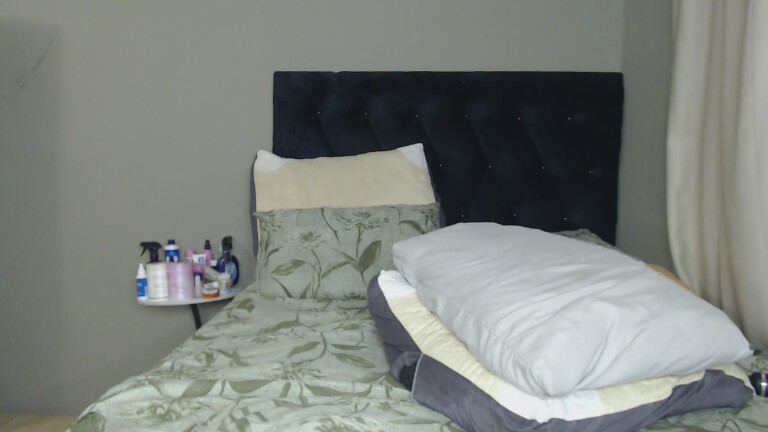 RoyalCuttiexoxo's Streamate show and profile