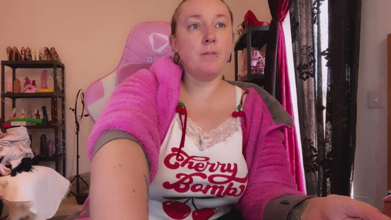 GoddessKisica's Streamate show and profile