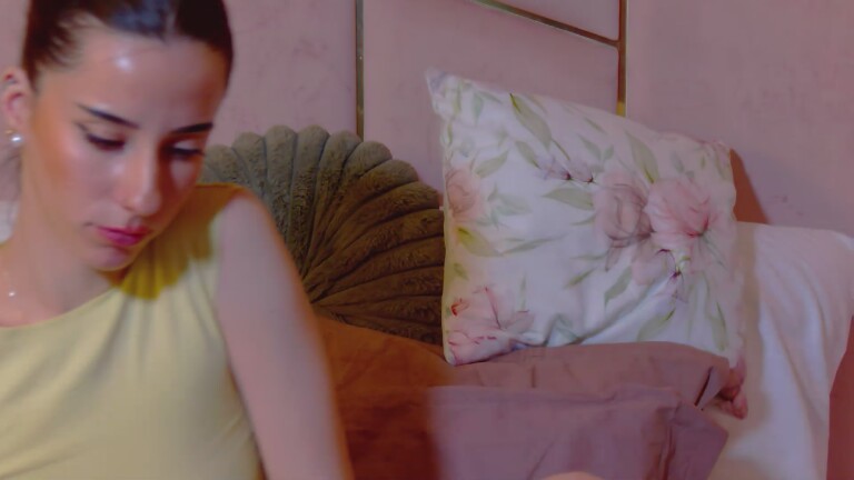 AmeliaJune's Streamate show and profile