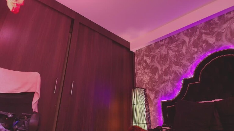 ChloeConnorr's Streamate show and profile