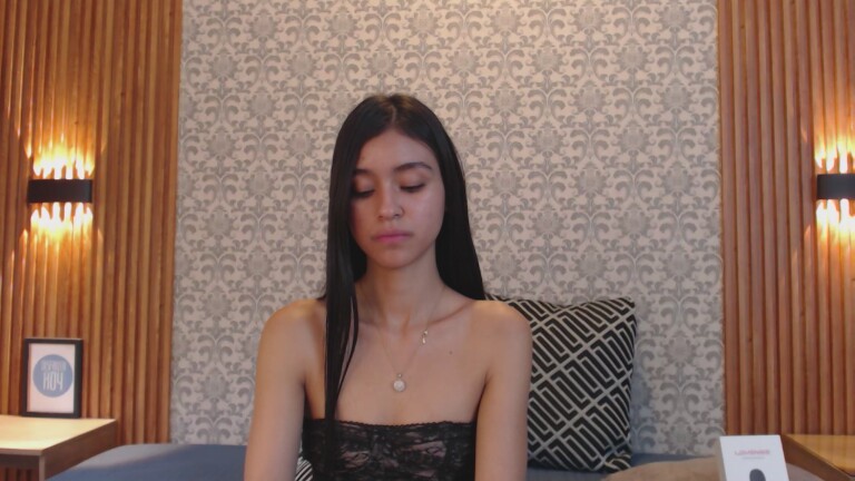 Charlotte_18's Streamate show and profile