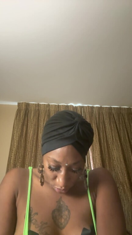 LovelyyBoss's Streamate show and profile