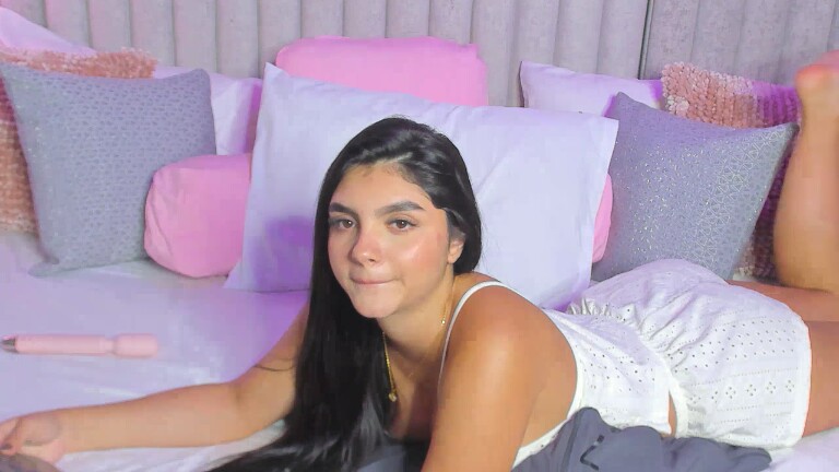 SamiLewis's Streamate show and profile