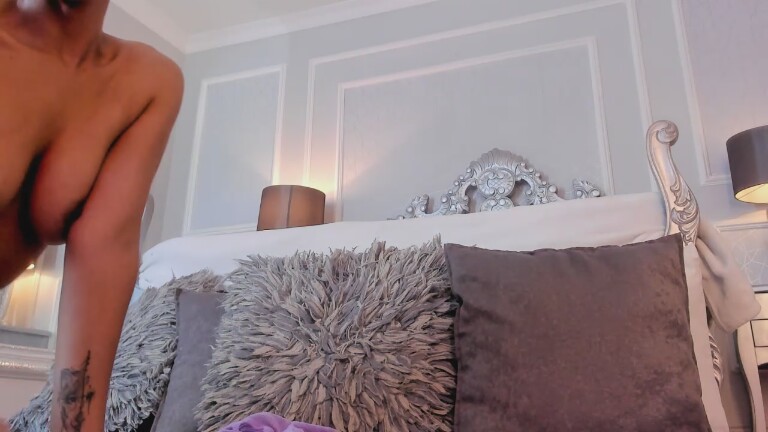 MirandaYong's Streamate show and profile