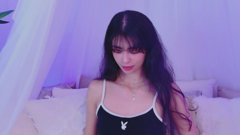 SaraFernandez's Streamate show and profile