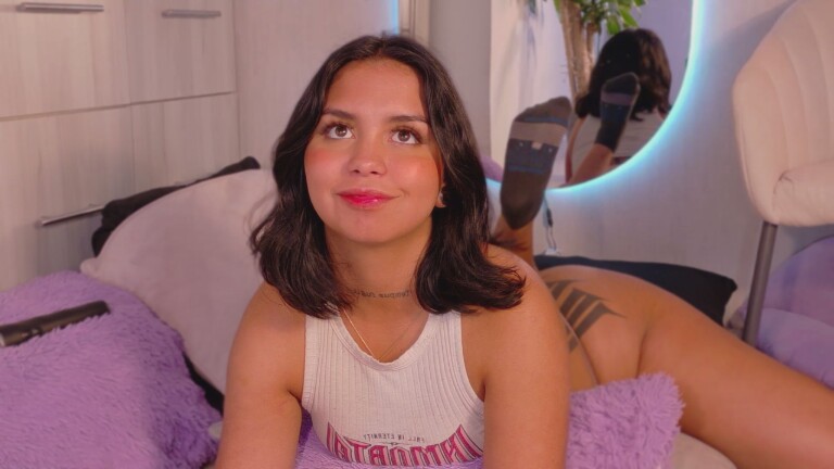 Shehell's Streamate show and profile