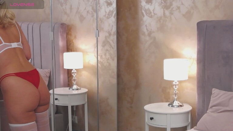 AmysSecret's Streamate show and profile