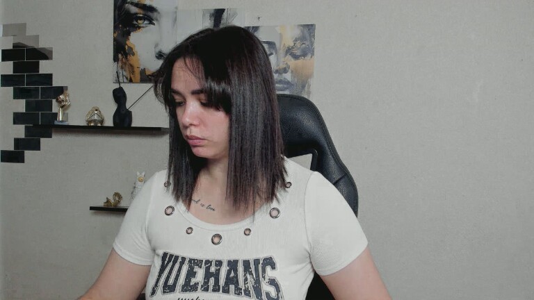 GlamNova's Streamate show and profile