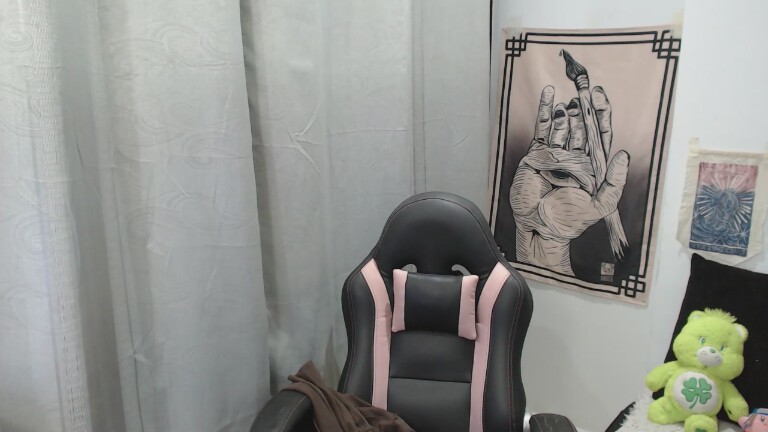 Kuromiichang's Streamate show and profile