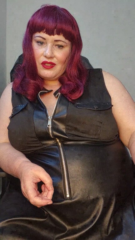 TheDevineMissDeviant's Streamate show and profile