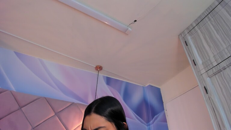 ViolletaRosse's Streamate show and profile