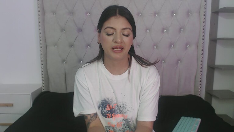 Abril_Foxxx_Squirt's Streamate show and profile